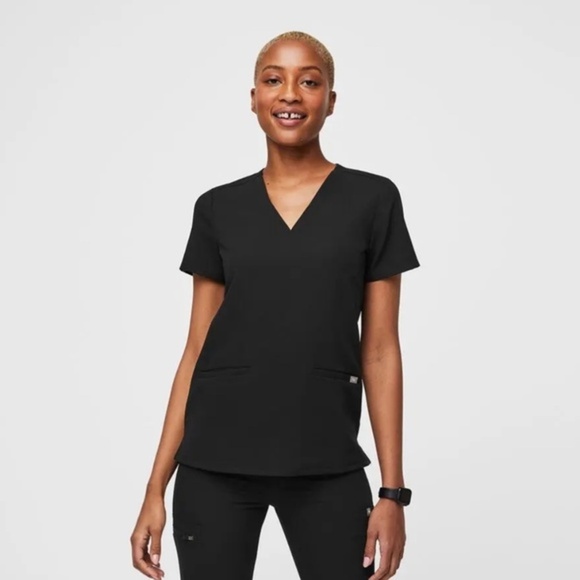 Figs Casma Three-Pocket‎ Scrub Top - Picture 1 of 9